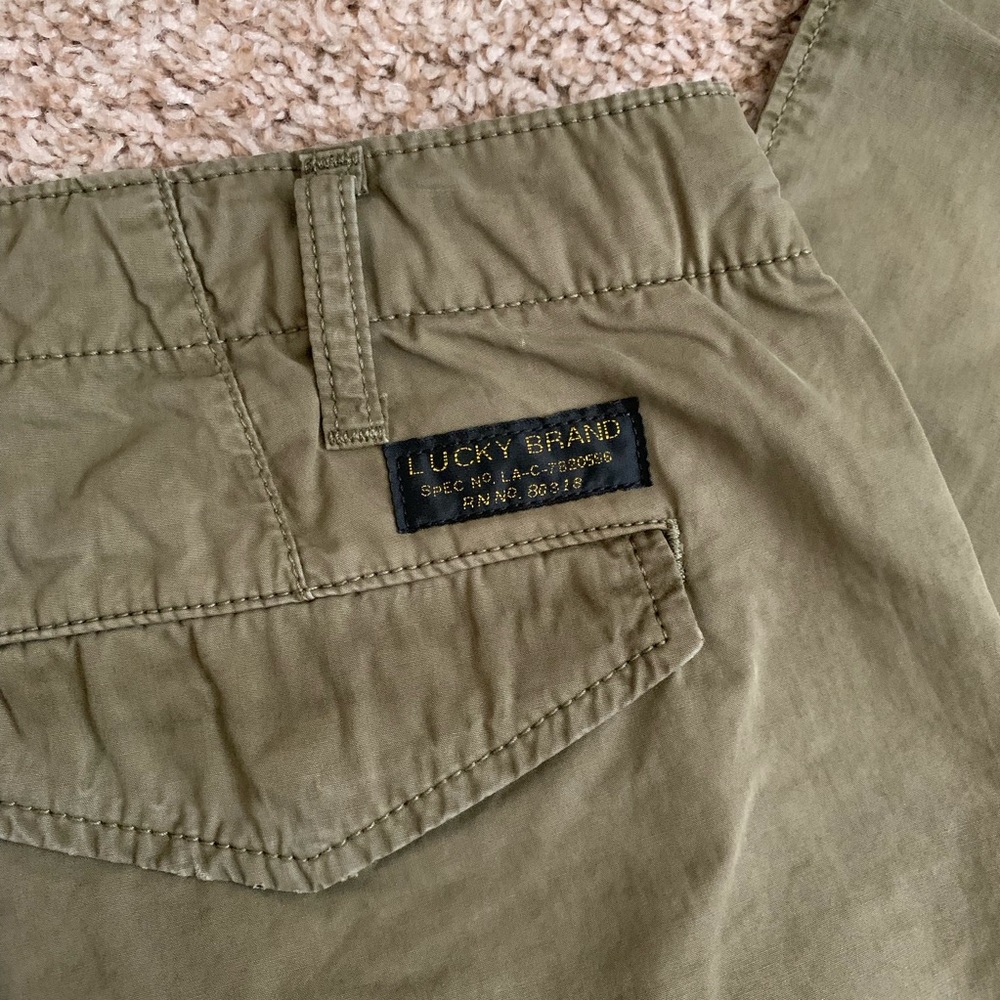 *SOLD* Lucky Brand Men’s Olive Khaki Cargo Pants - Picture 3 of 6